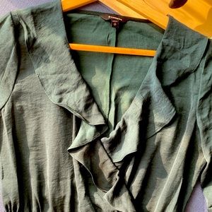 GOOD CONDITION- FOREST GREEN V-NECK DRESS